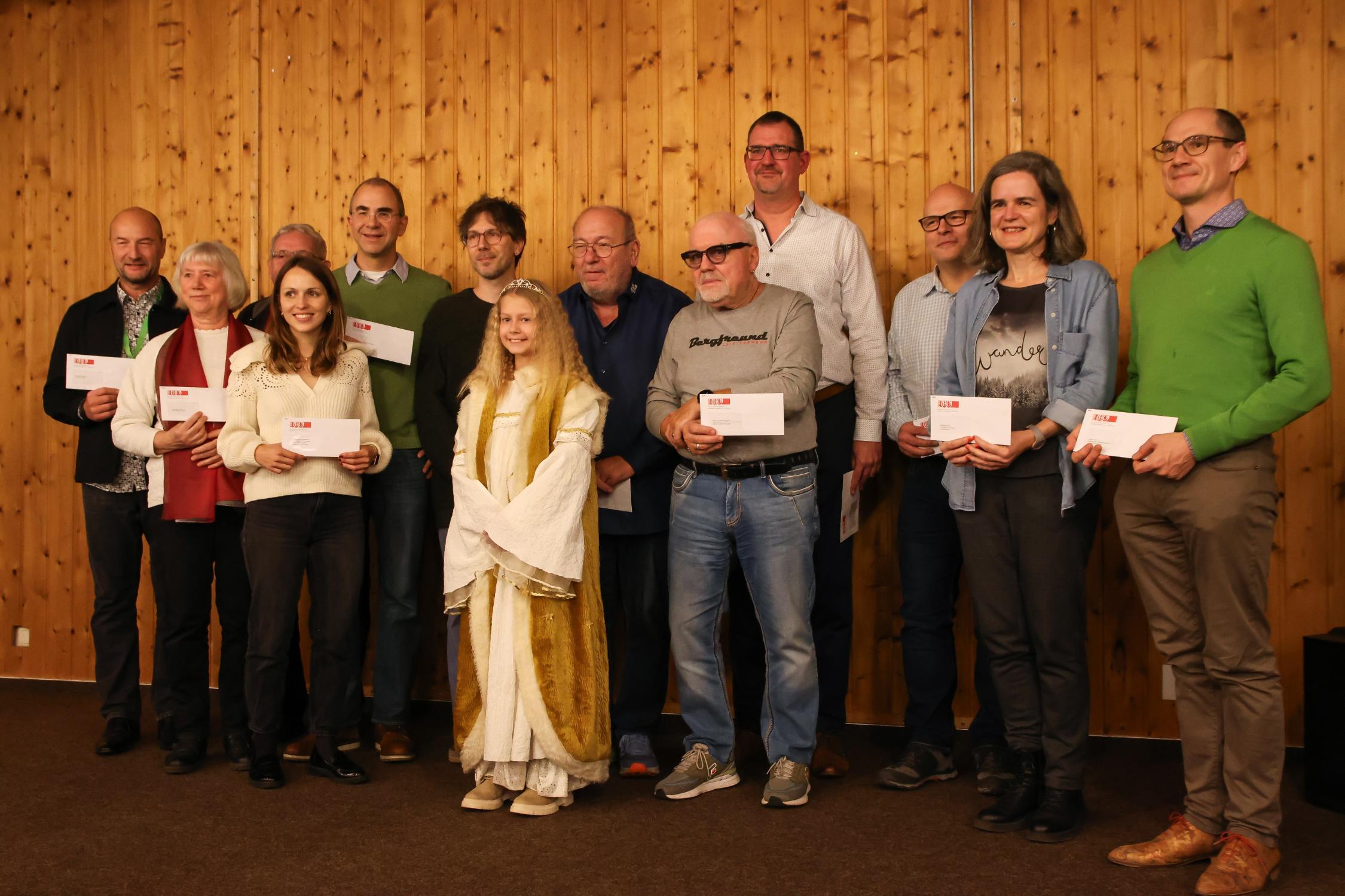 2025_12_05_EJA_Spende_fuer_Immerhin_7U9A7983